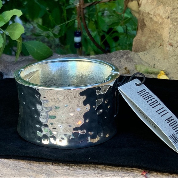 Robert Lee MORRIS large Bangle - Picture 3 of 11